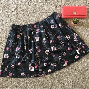 Short Pleated Skirt 🌸🌺